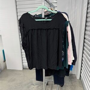 Old Navy | Sleeveless Blouse in Black with Ruffle Detail | size XXL